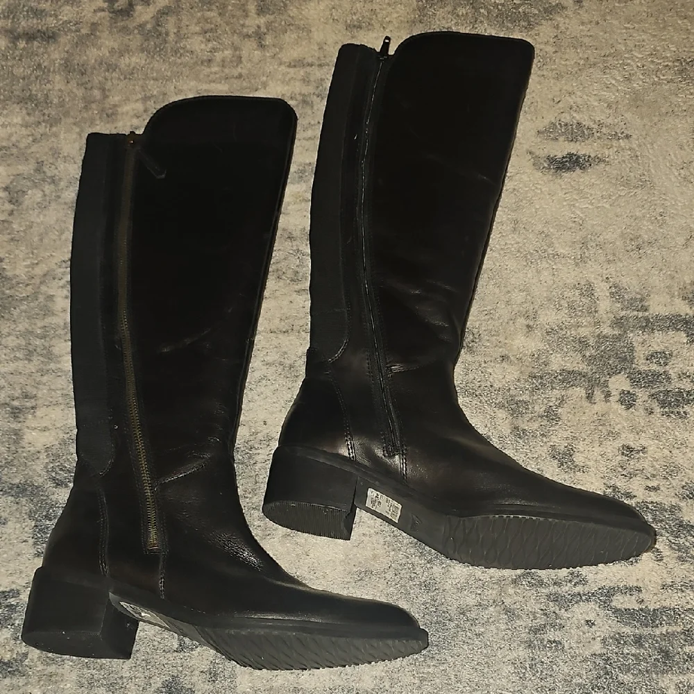 Clarks Women's Knee-high Boots VALANA MELROSE In Black Leather